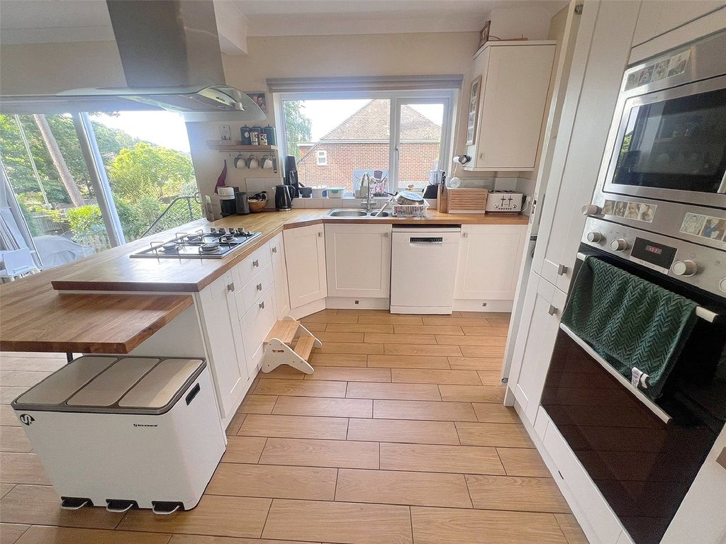 Property photo 2 of 15 Picture No. 17