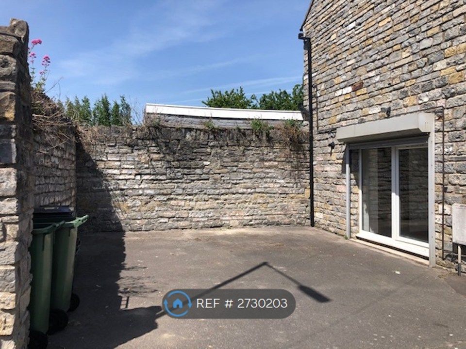 Property photo 2 of 23