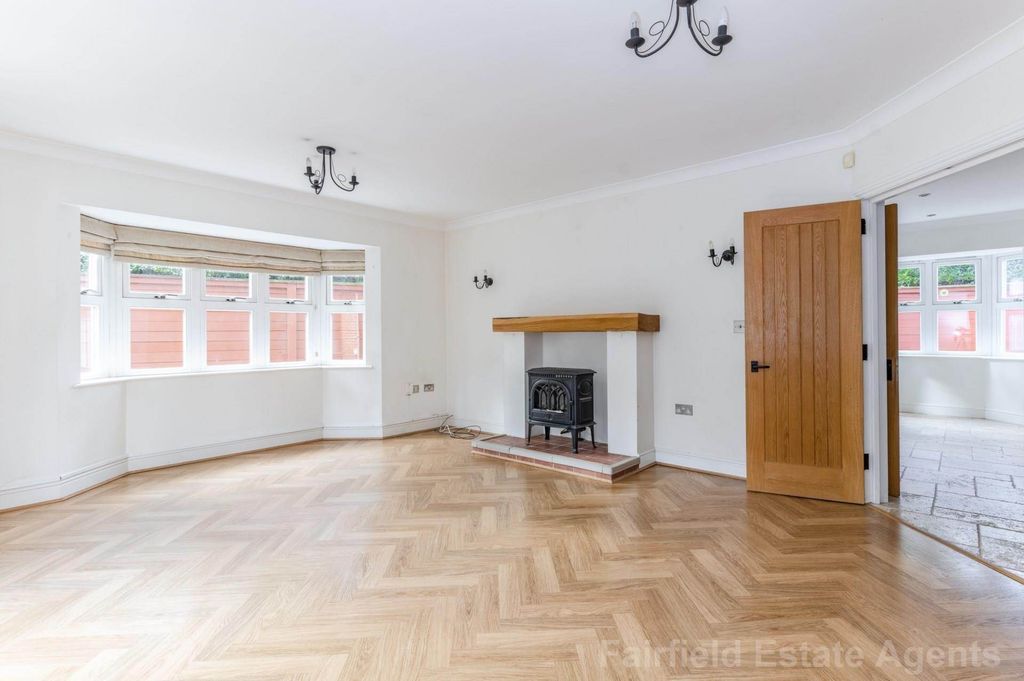 Property photo 2 of 21