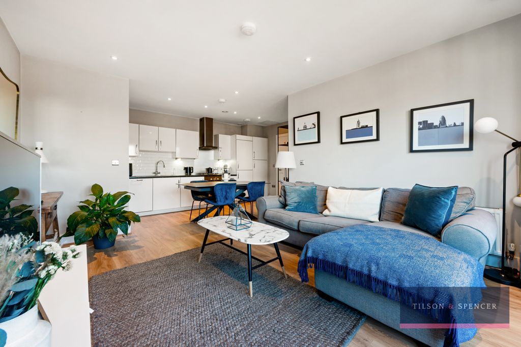 Property photo 2 of 15 181120258_Tils_Apartment 21 River Heights 636-638