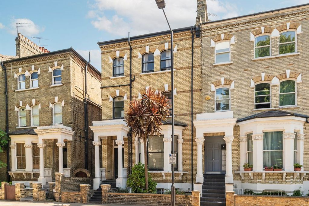 Property photo 1 of 6