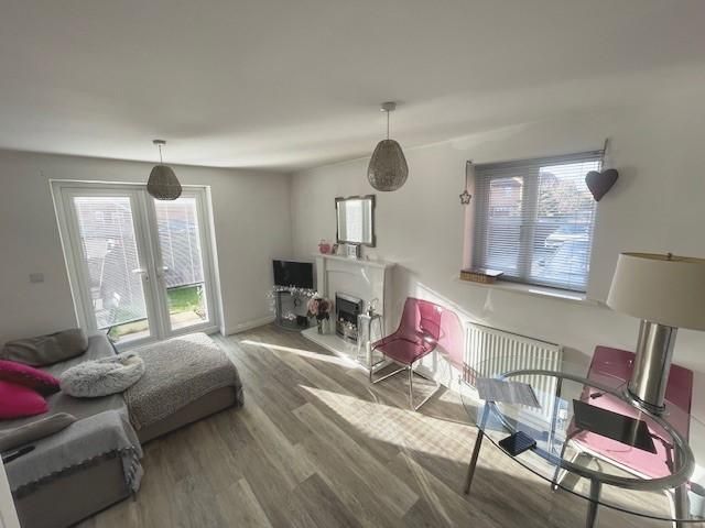 Property photo 3 of 12 Photo 8