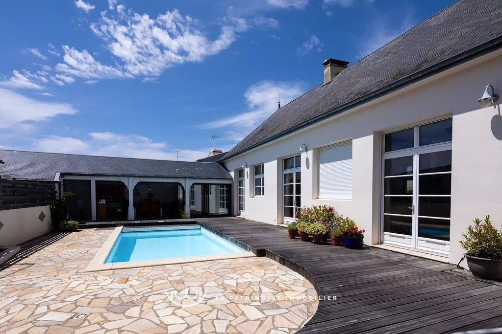 Property photo 1 of 10 St-Gilles-Croix-De-Vie – Character House