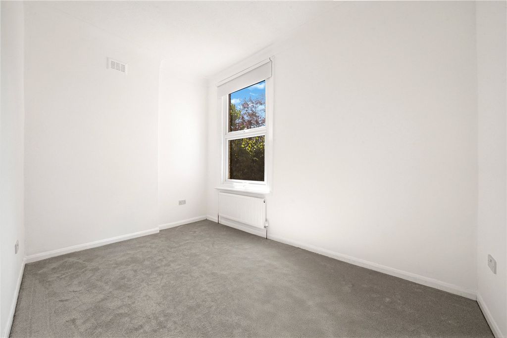 Property photo 3 of 16 Picture No. 25