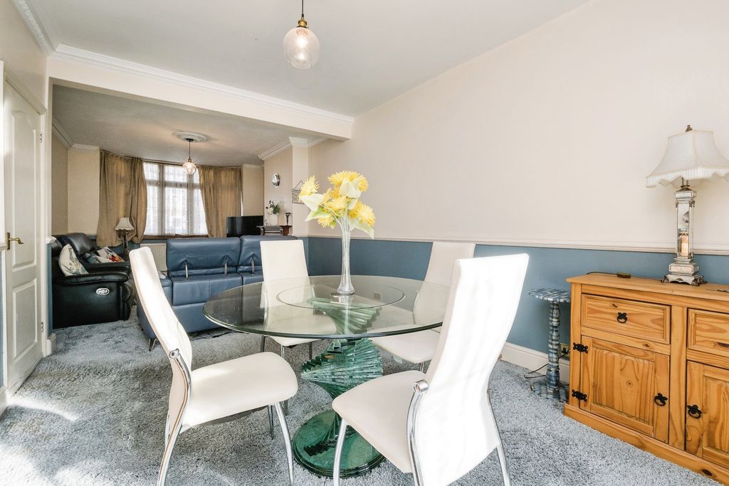 Property photo 2 of 30 Pbox-Img.Jpg