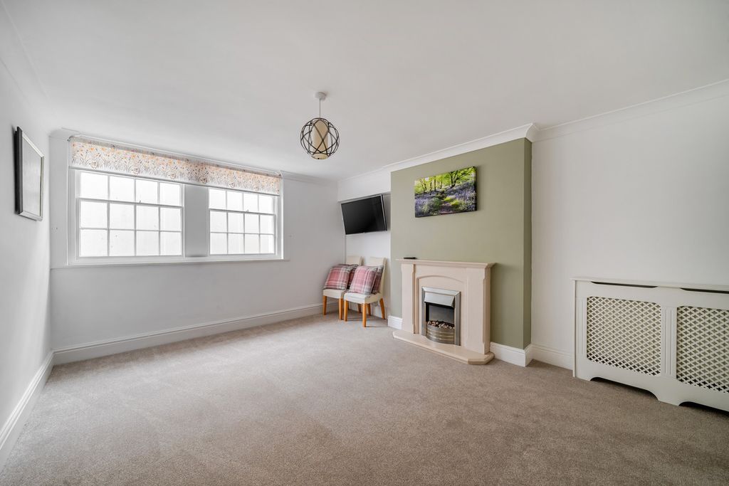 Property photo 3 of 22