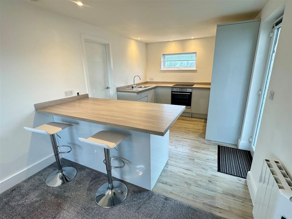 Property photo 3 of 7 Sea View Bungalow Kitchen