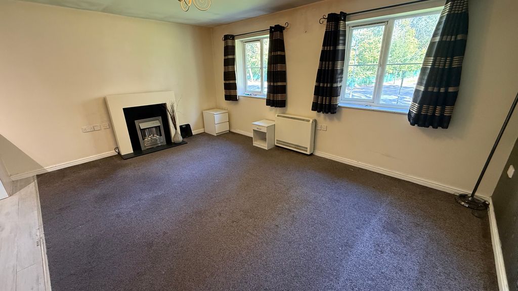 Property photo 3 of 11