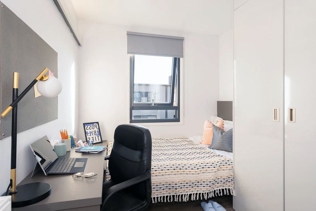 Property photo 1 of 11 Bedroom