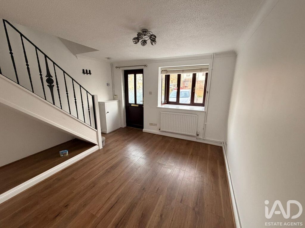 Property photo 3 of 8