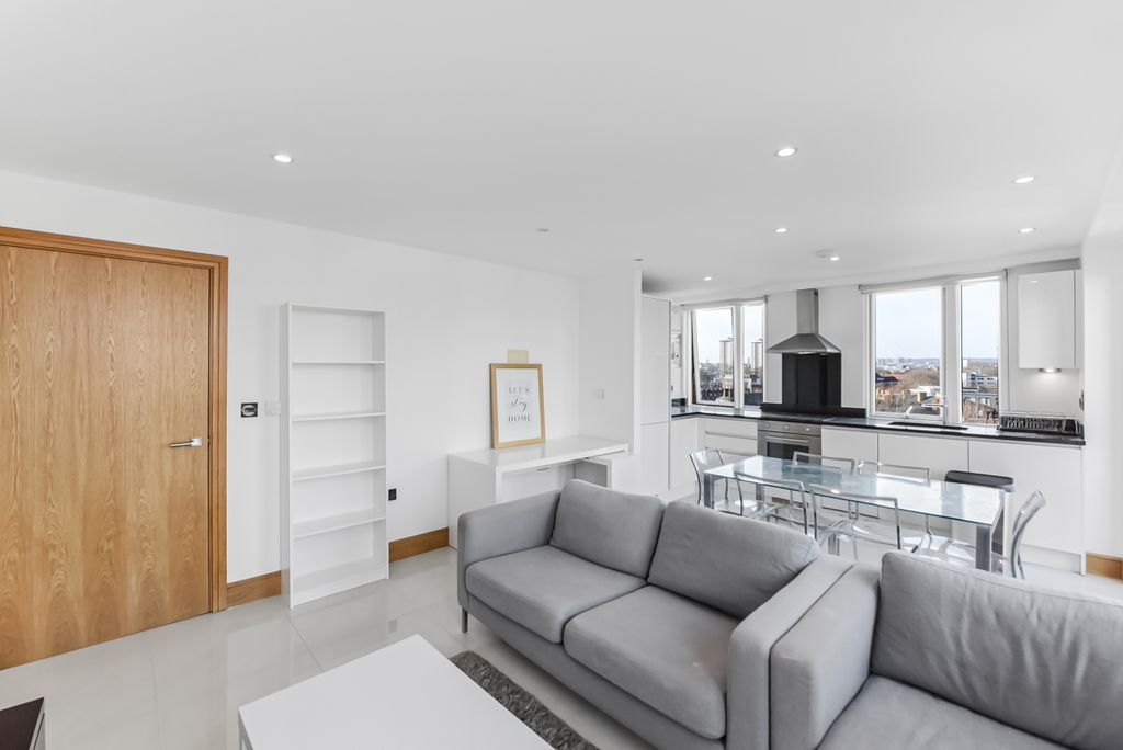 Property photo 3 of 9