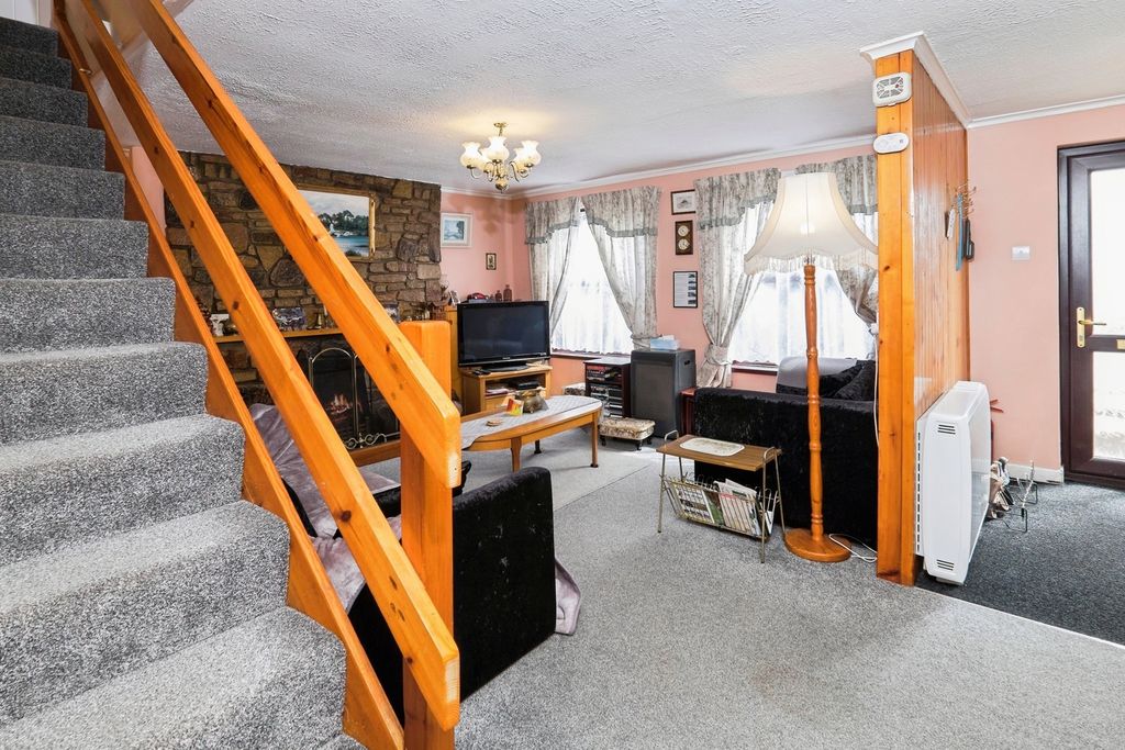 Property photo 2 of 14 Pbox-Img.Jpg