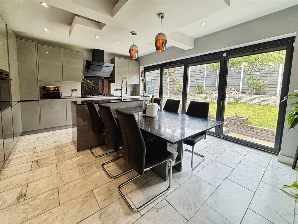 Property photo 2 of 20 Kitchen/Diner