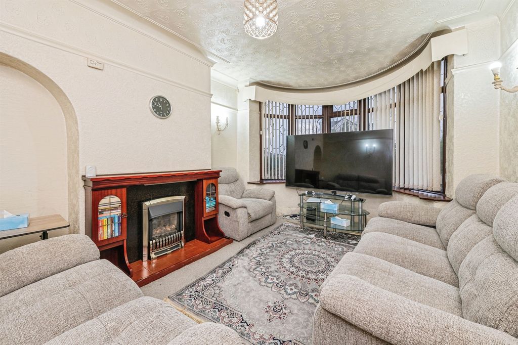 Property photo 3 of 15