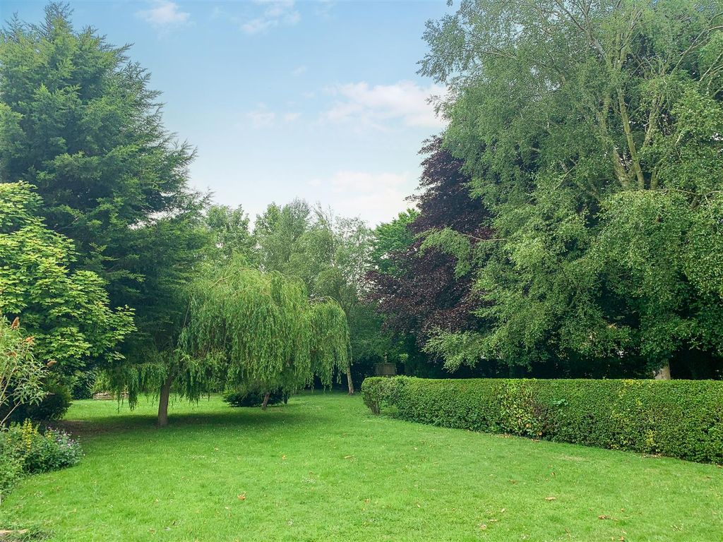 Property photo 2 of 19 Img_5990.Jpg