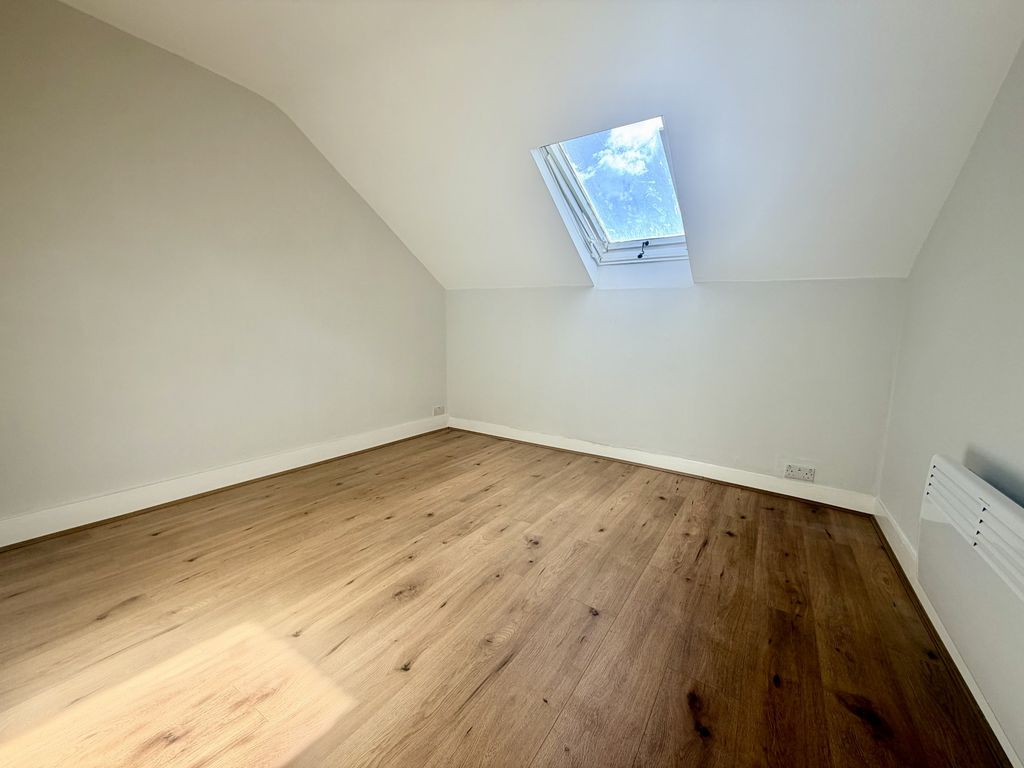 Property photo 2 of 12 1