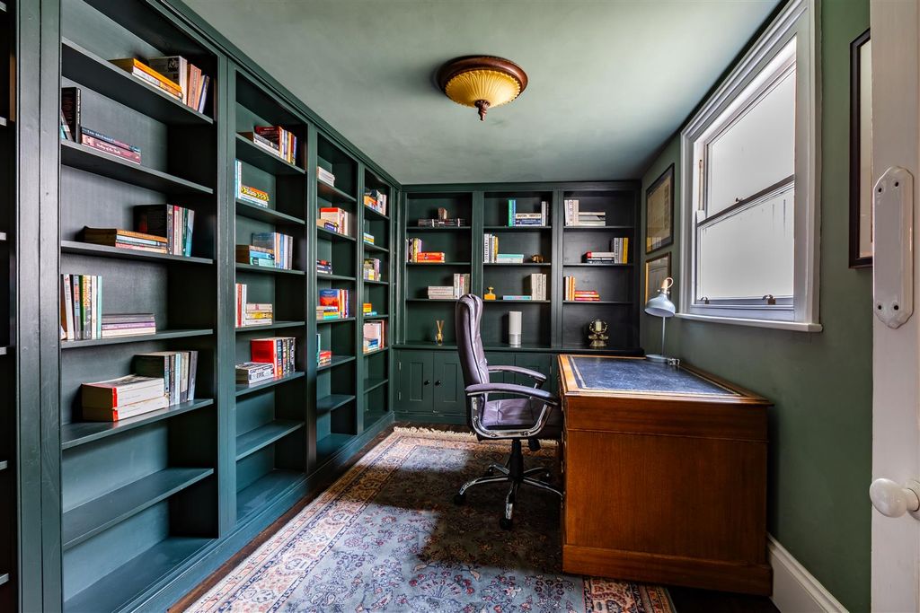 Additional image 4 of 5 bed detached house to rentLansdowne Square, Hove BN3