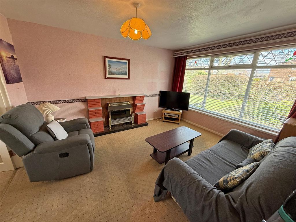 Property photo 2 of 11 Living Room.Jpg