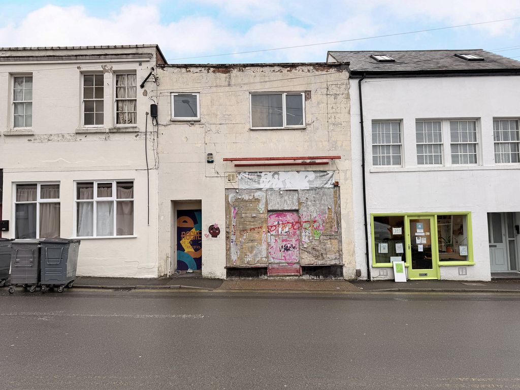 Property photo 3 of 21