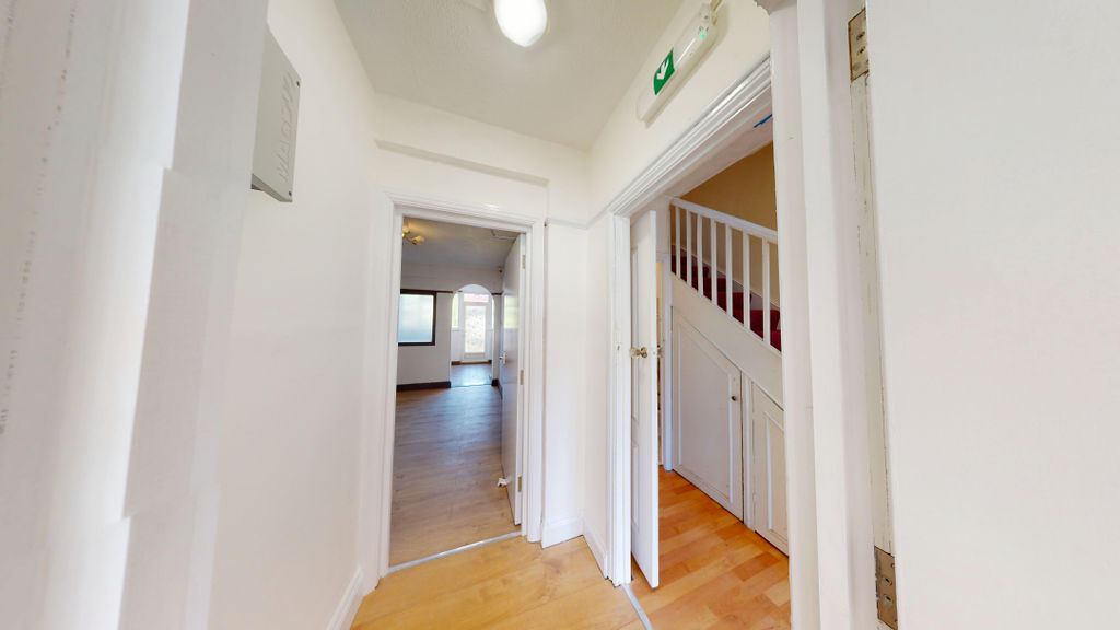 Property photo 1 of 22 204-Manor-Way-05272026_203621