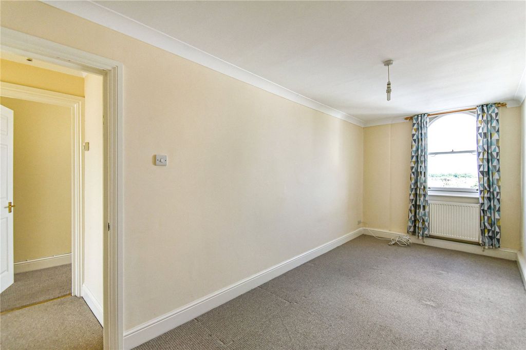 Property photo 3 of 8 3