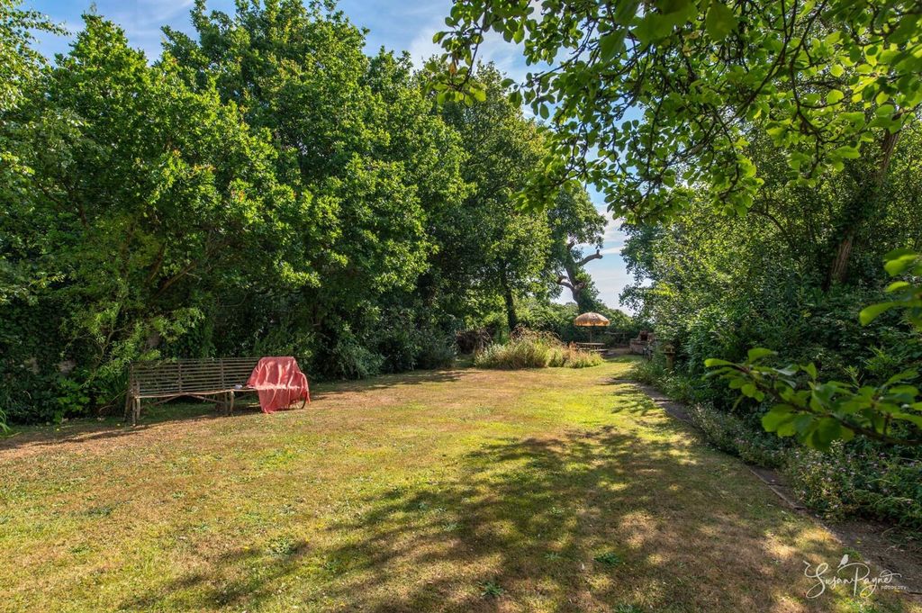 Property photo 3 of 44