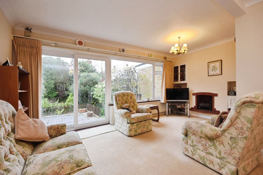 Property photo 2 of 17