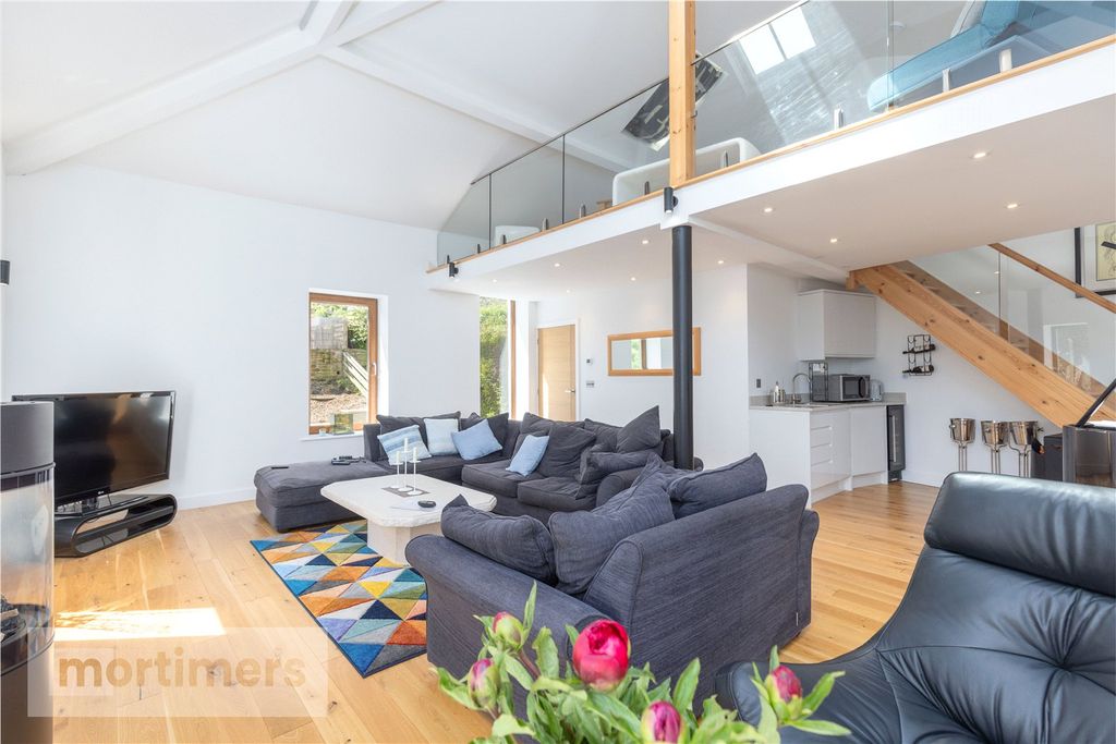 Property photo 3 of 25 Open Plan Living
