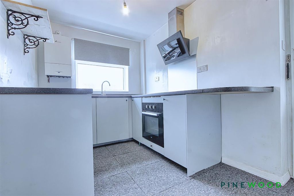 Property photo 3 of 15 Kitchen