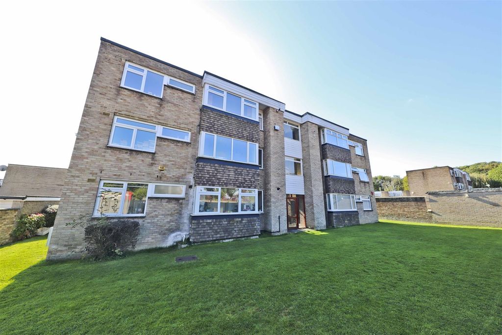 Property photo 1 of 10 Hyacinth Ct