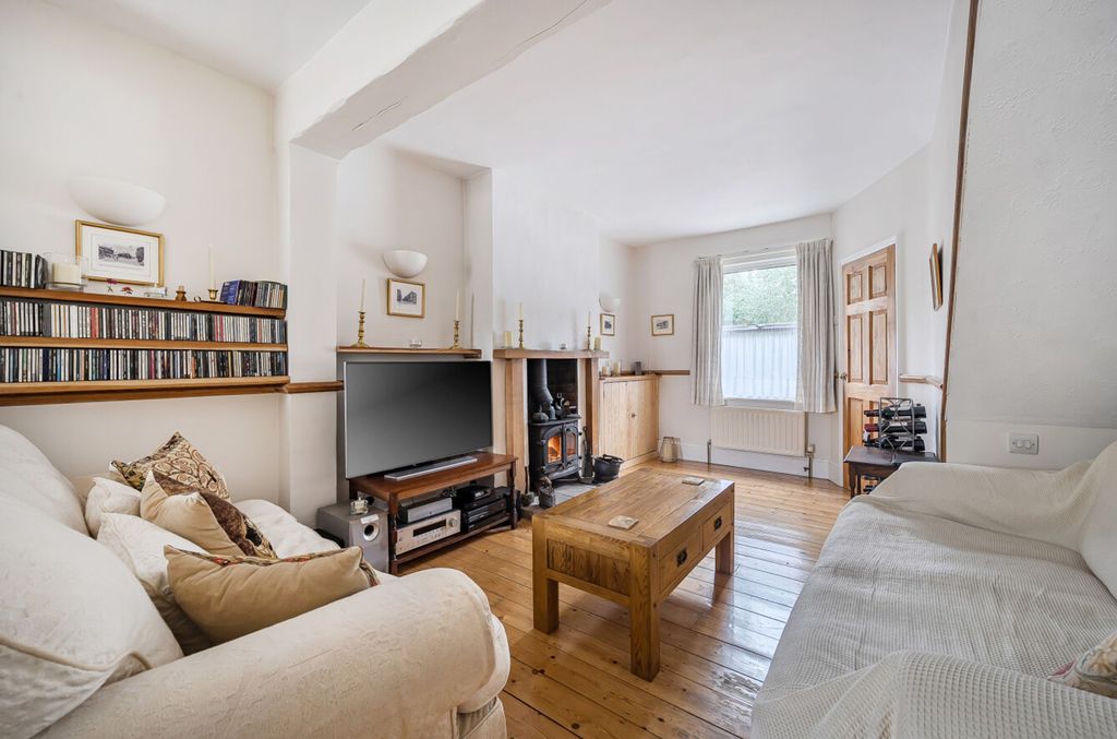 Property photo 3 of 25