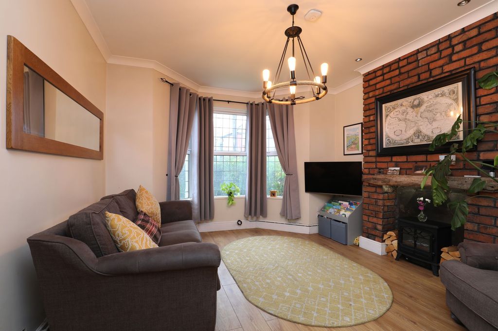 Property photo 2 of 30