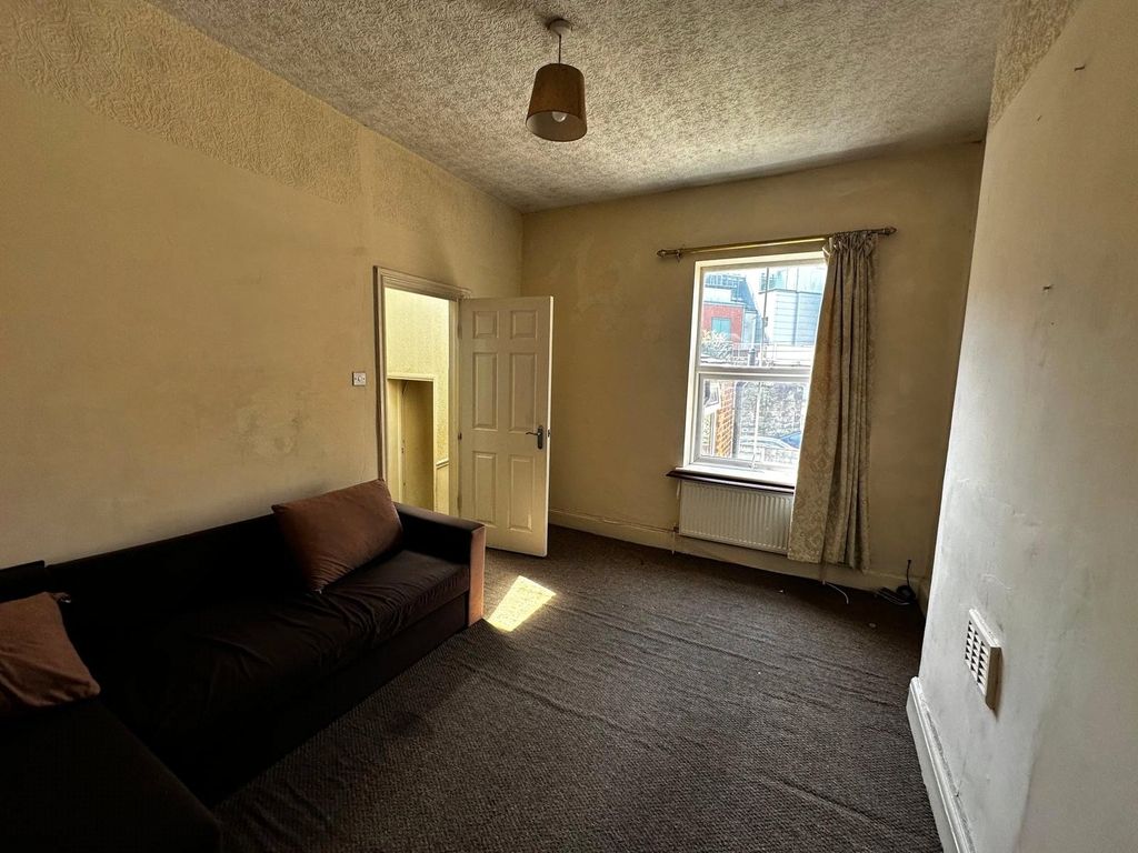 Property photo 3 of 16 Picture No. 35