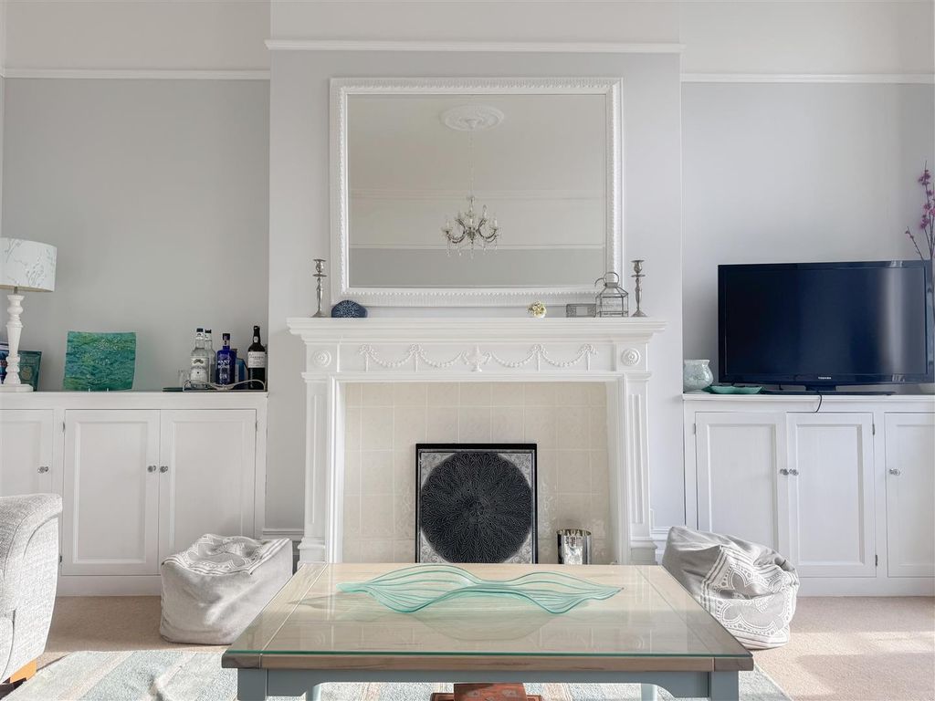 Property photo 3 of 23