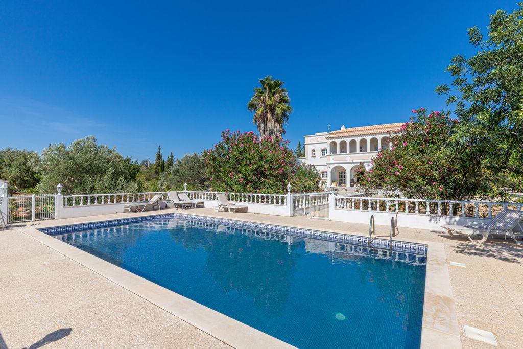 Property photo 1 of 50