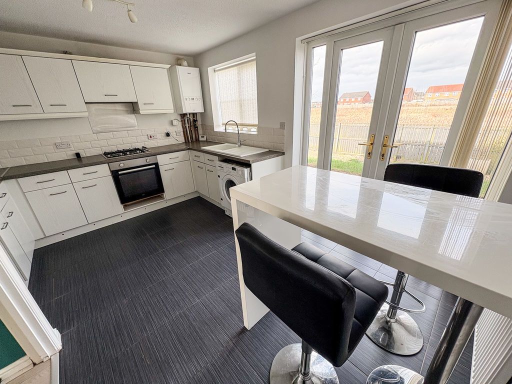 Property photo 2 of 11 Photo 4