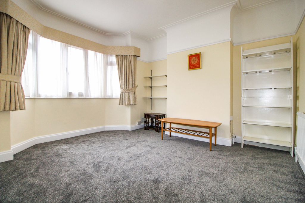 Property photo 3 of 17 Gallery