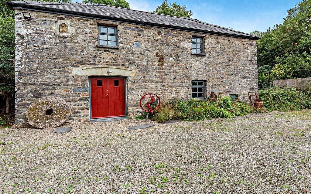 Property photo 2 of 16 Front Of Mill