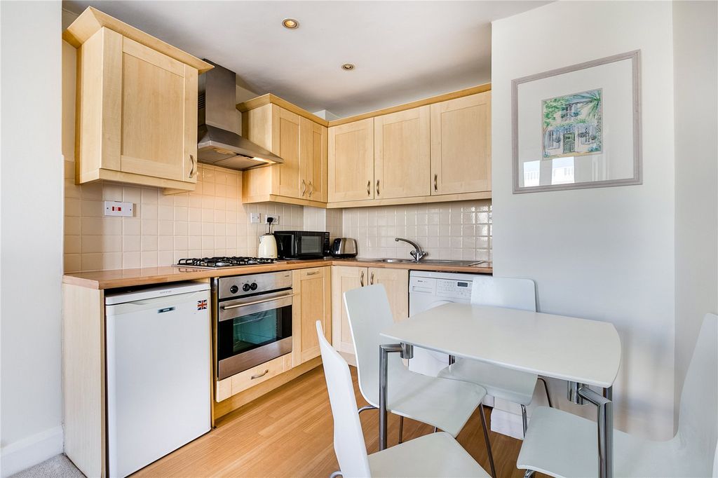 Property photo 2 of 5