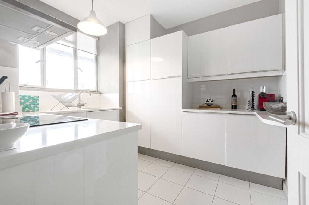 Property photo 2 of 11 Kitchen