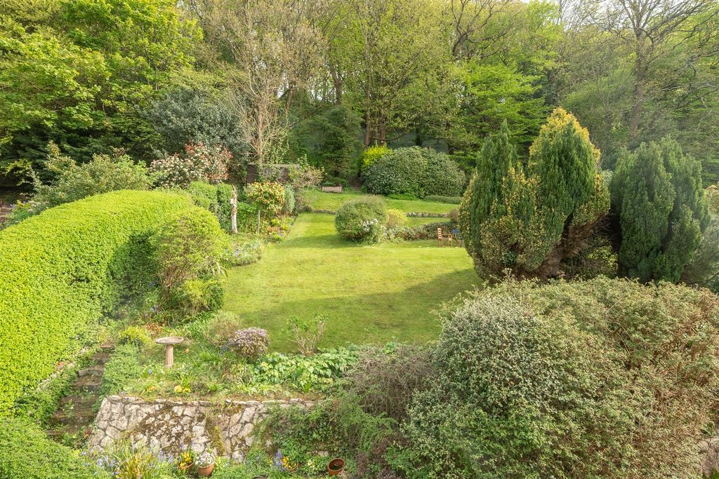 Property photo 2 of 24