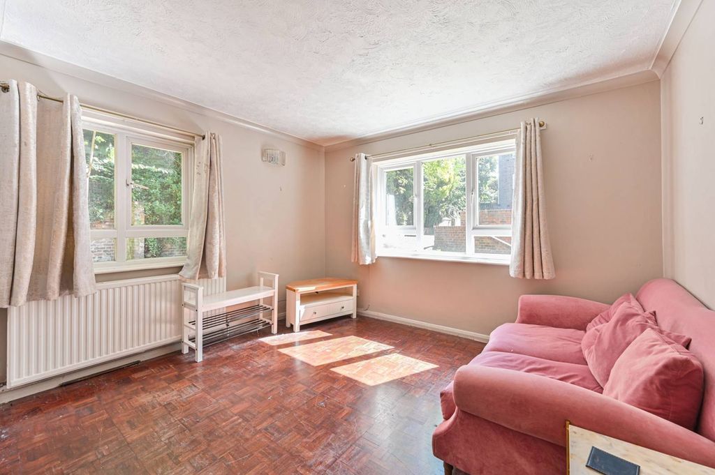 Property photo 3 of 7