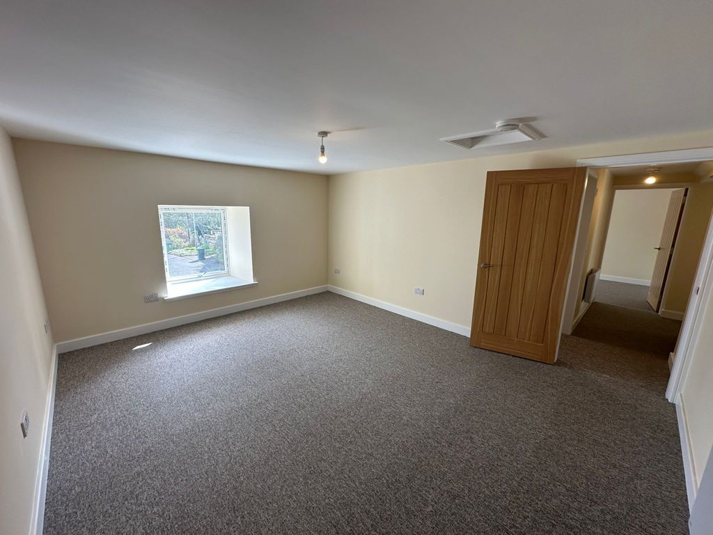 Property photo 3 of 28 Gallery