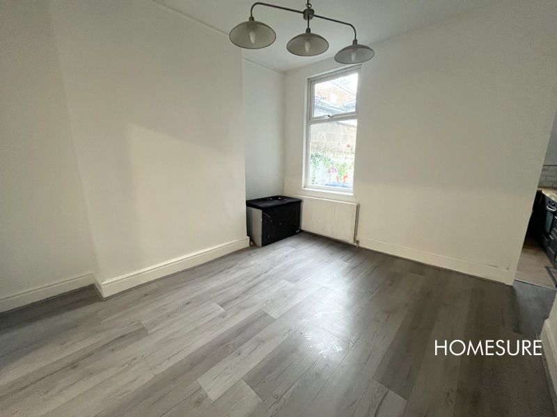 Property photo 3 of 11 Dining Room