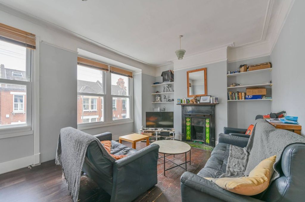 Property photo 1 of 8