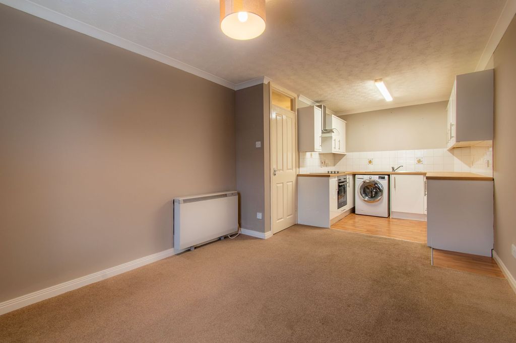 Property photo 2 of 7