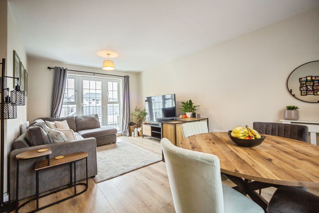 Property photo 2 of 20 243A5269