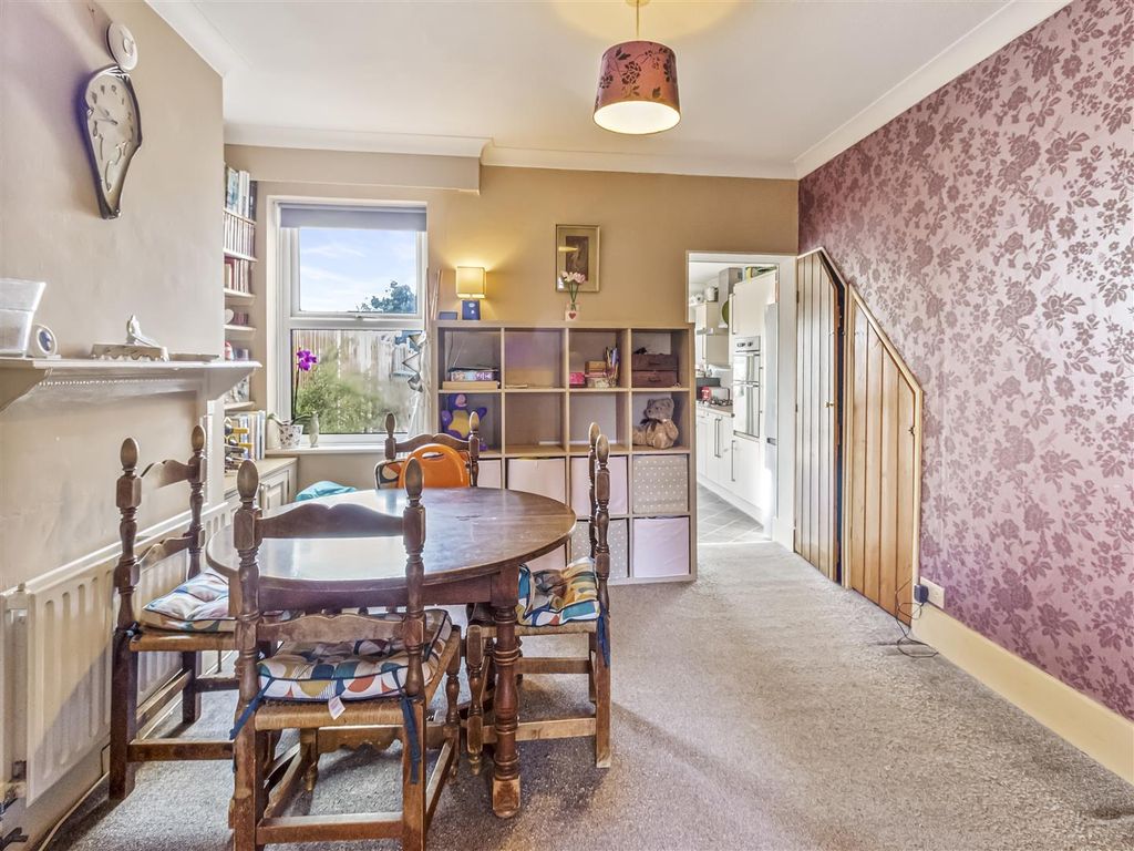 Property photo 3 of 23 247 Goring Road-004.Jpg