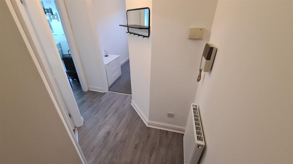 Property photo 3 of 10 Hallway