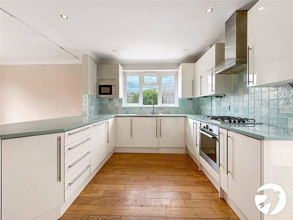 Property photo 2 of 14 Picture No. 17
